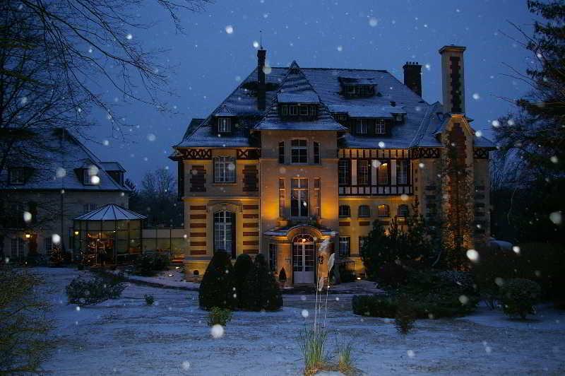 Hotel Le Château de la Tour à Gouvieux Extérieur photo